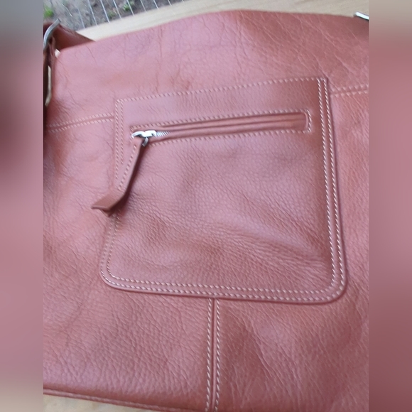 Liz Claiborne Handbags - Genuine Leather 🆕Natural Pebbled Cross Body/Shoulder Bag NWOT